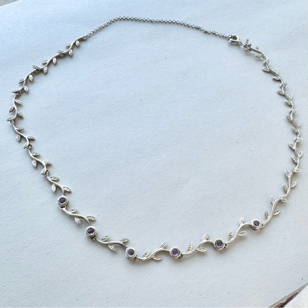925 Sterling Silver Elegant Leaf Motif Purple Amethyst Gemstone Necklace 18 inch